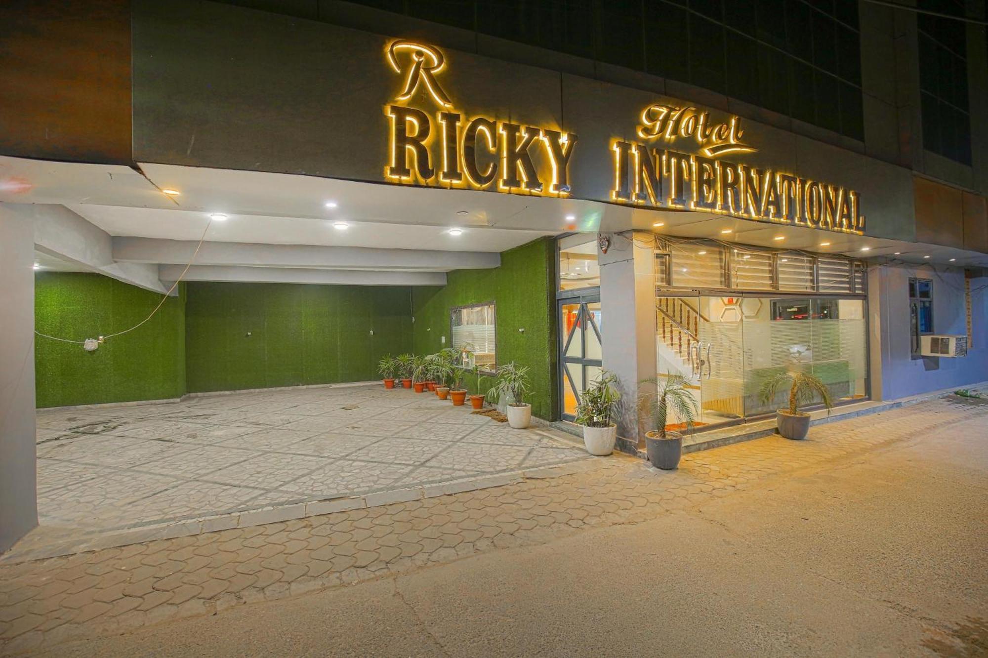 Hotel Ricky By Sahibs Group Amritsar Exteriör bild